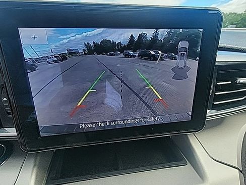 Used 2022 Ford Explorer XLT w/ Equipment Group 202A AWD/4WD image 25