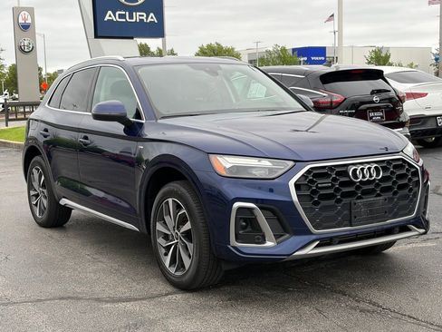 Used 2023 Audi Q5 2.0T Premium w/ Convenience Package AWD/4WD image 4