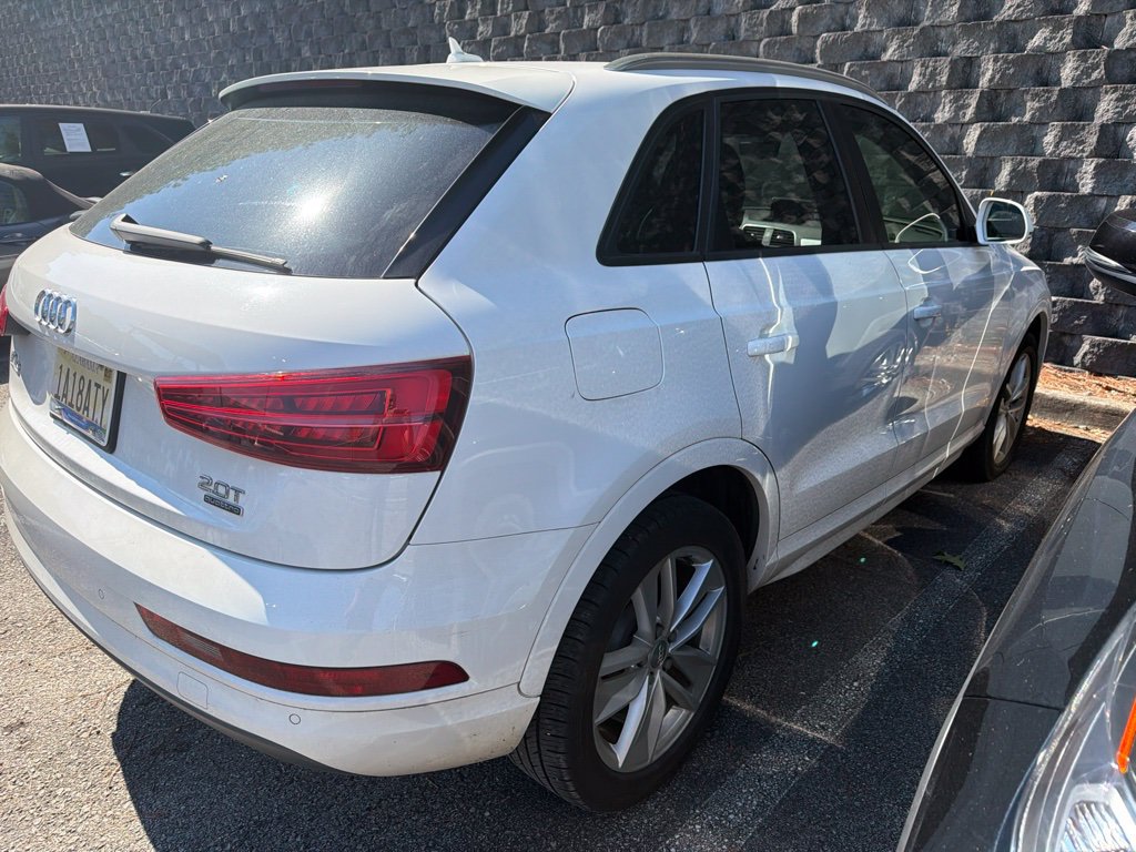Used 2017 Audi Q3 2.0T Premium w/ Convenience Package AWD/4WD image 3
