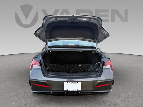 New 2026 Hyundai Elantra Limited image 25