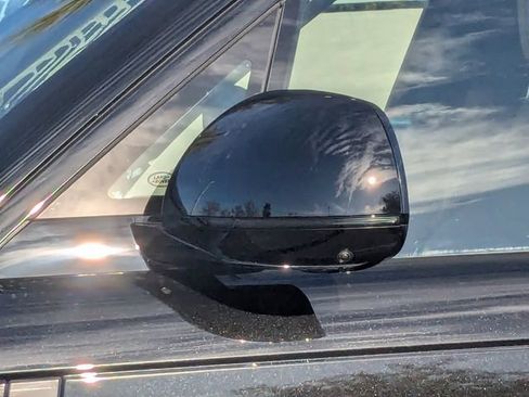 New 2026 Land Rover Range Rover SE image 11