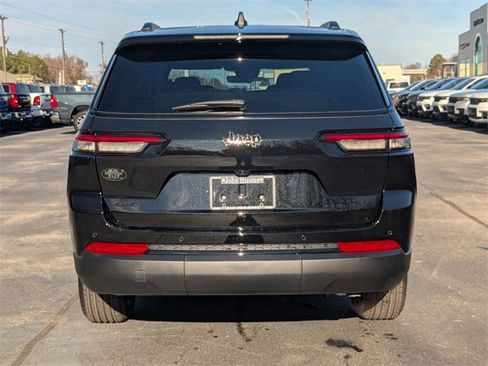 New 2025 Jeep Grand Cherokee L Altitude image 6