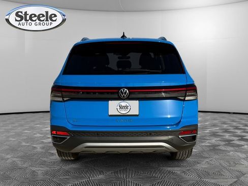 New 2025 Volkswagen Taos SE image 4