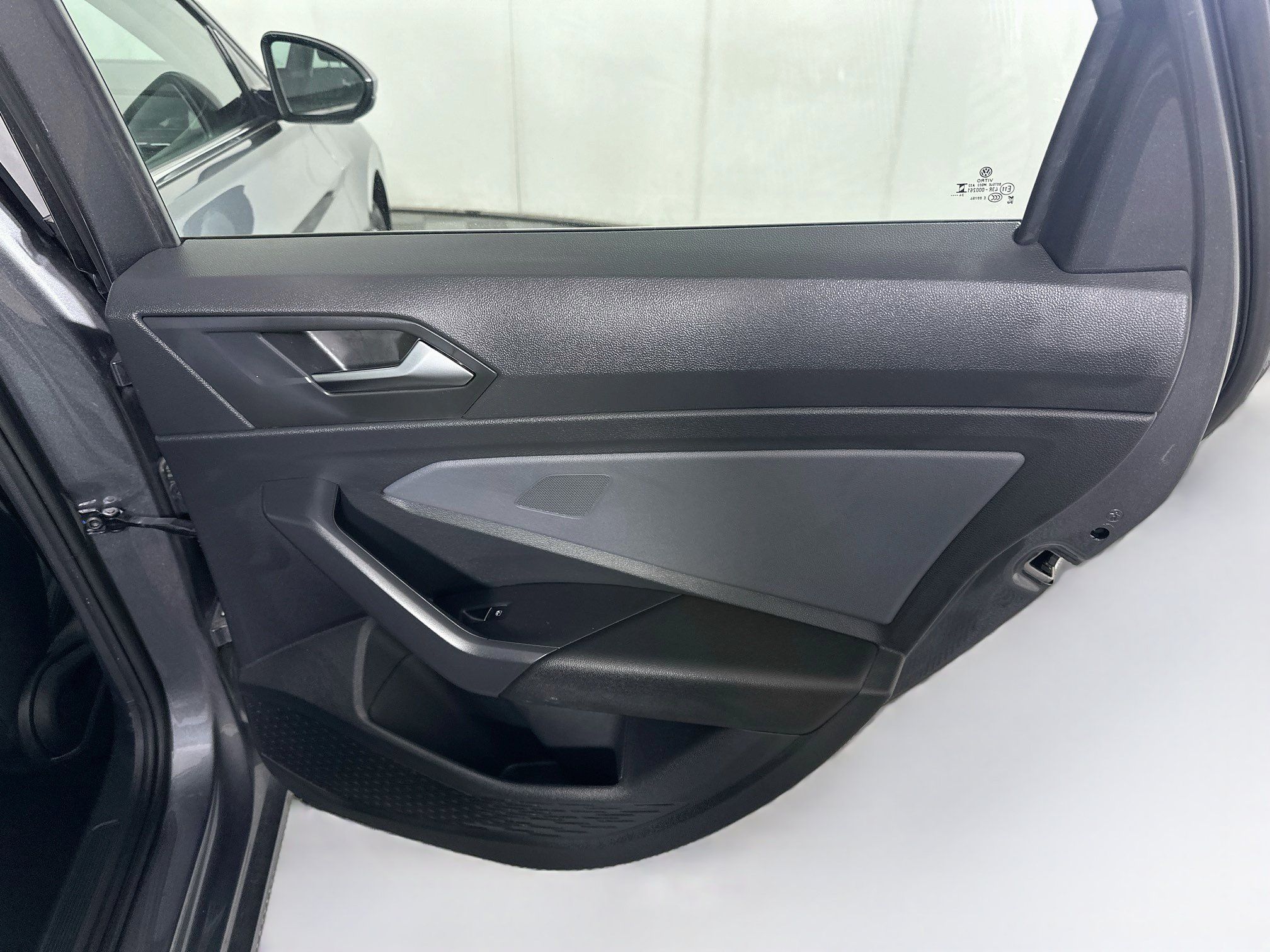 Used 2025 Volkswagen Jetta SE FWD image 29