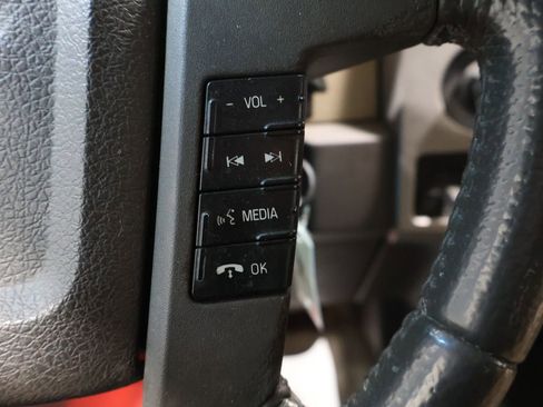 Used 2010 Ford F150 XLT image 28