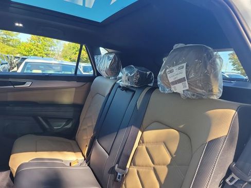 New 2026 Volkswagen Atlas Cross Sport SE FWD image 10