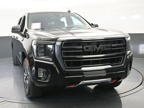 Used 2022 GMC Yukon XL AT4 w/ AT4 Premium Package image 9