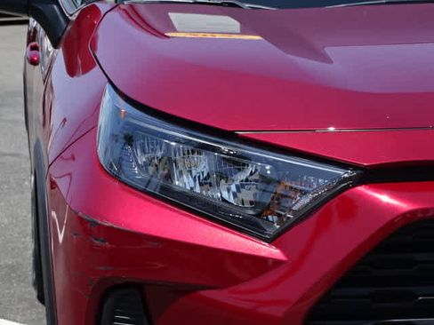 Used 2022 Toyota RAV4 LE AWD/4WD image 5