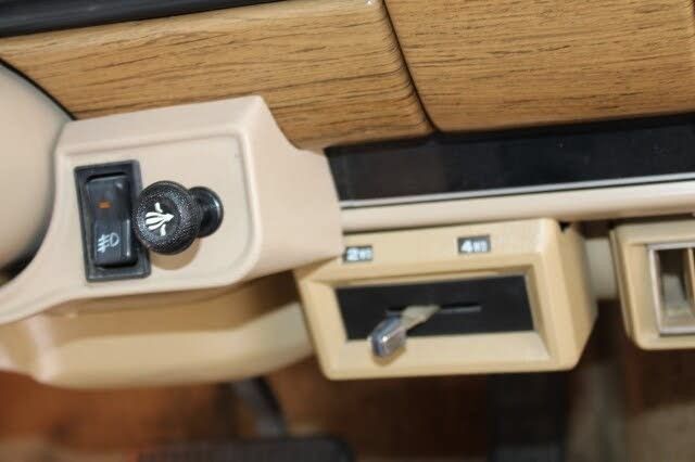 Used 1989 Jeep Grand Wagoneer AWD/4WD image 23