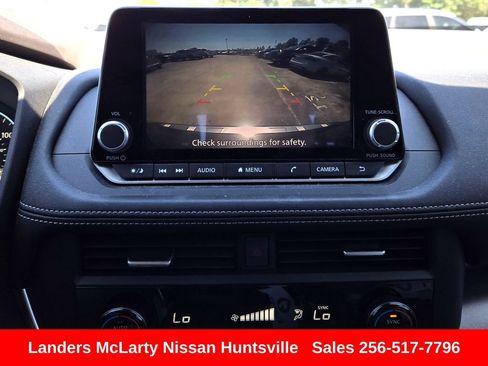 Used 2023 Nissan Rogue SV FWD image 17