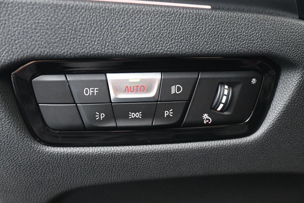 Used 2023 BMW 330i xDrive Sedan w/ Premium Package AWD/4WD image 20