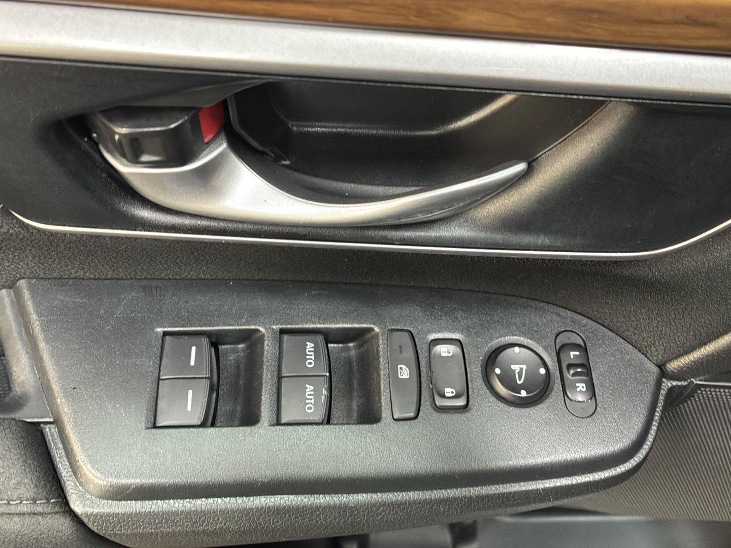 Used 2018 Honda CR-V EX image 5