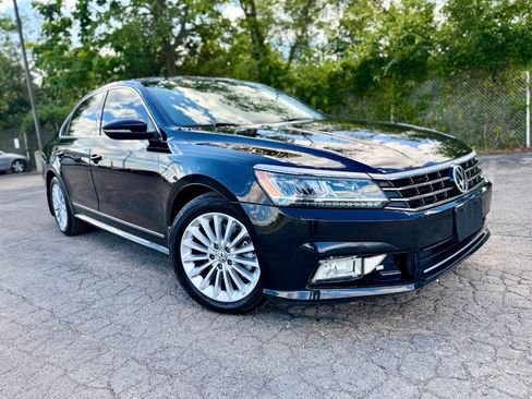 Used 2017 Volkswagen Passat 1.8T SE w/ SE Lighting Package FWD image 1