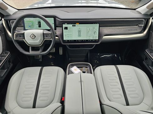 Used 2024 Rivian R1S Adventure AWD/4WD image 20