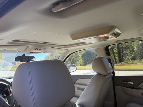 Used 2011 Chevrolet Tahoe LTZ image 11