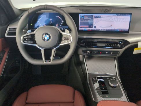 Used 2026 BMW 330i Sedan w/ M Sport Package image 4