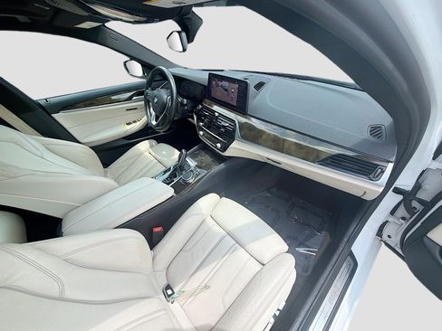 Used 2021 BMW 530i w/ Premium Package RWD image 33