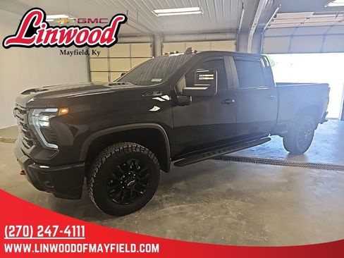 Used 2025 Chevrolet Silverado 2500 LT w/ Trail Boss Package AWD/4WD image 5