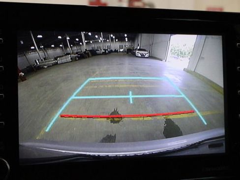 Used 2021 Toyota Corolla SE image 8