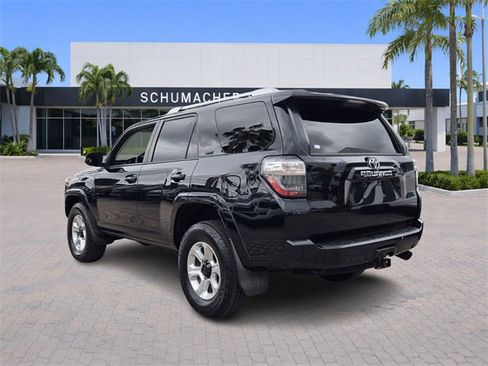 Used 2018 Toyota 4Runner SR5 image 5
