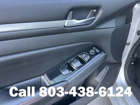 Used 2024 Nissan Altima 2.5 SR FWD image 8