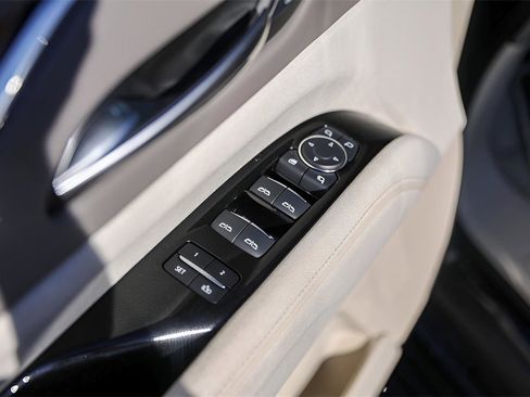 Certified 2024 Cadillac Escalade Premium Luxury Platinum w/ Heavy-Duty Trailer Package image 34