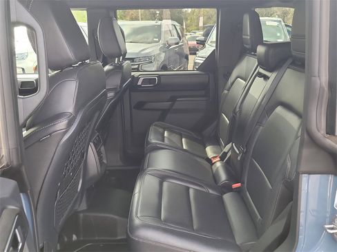 Used 2025 Ford Bronco Badlands image 10