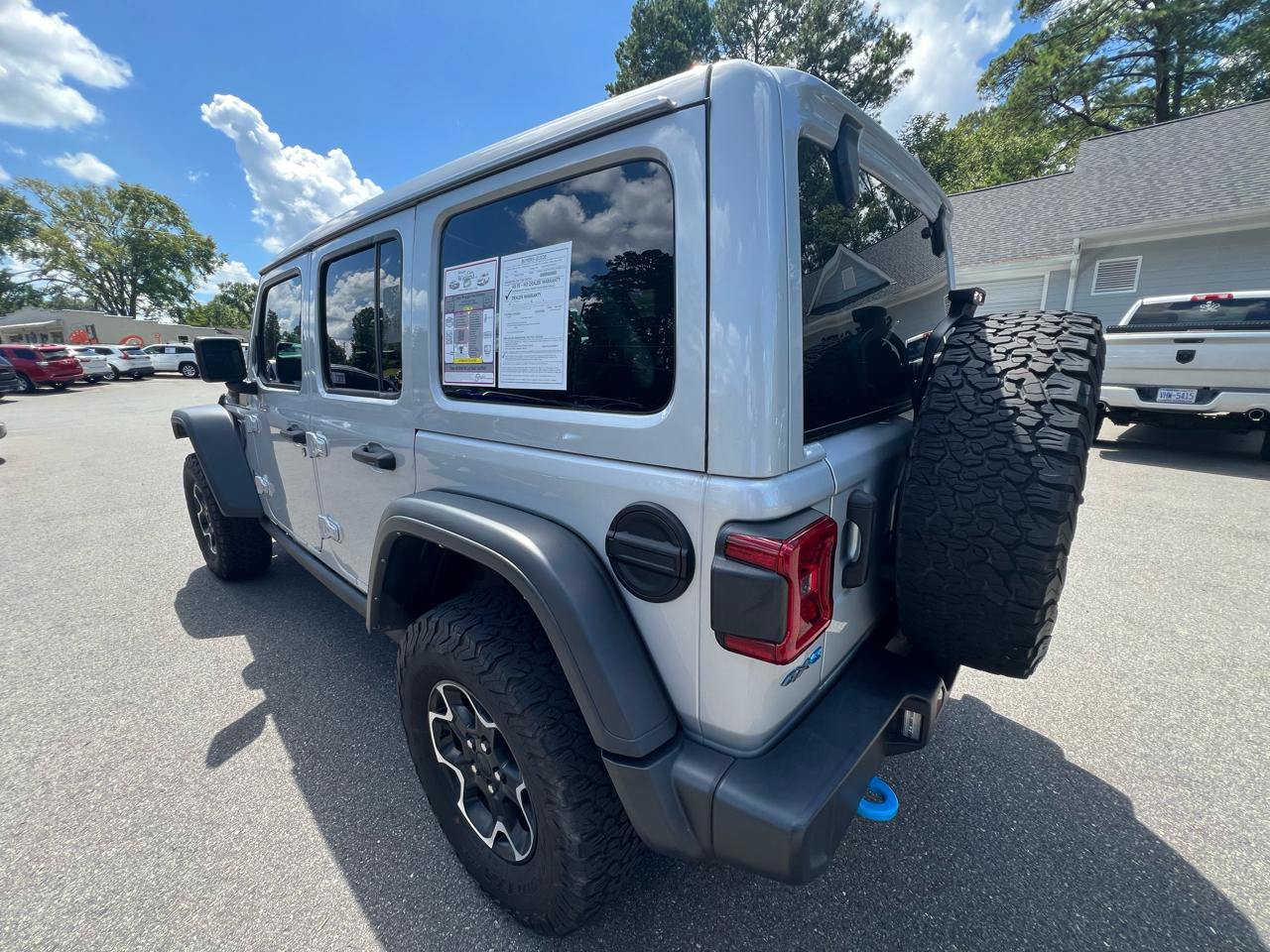 Used 2023 Jeep Wrangler Unlimited Rubicon 4xe w/ Cold Weather Group AWD/4WD image 3