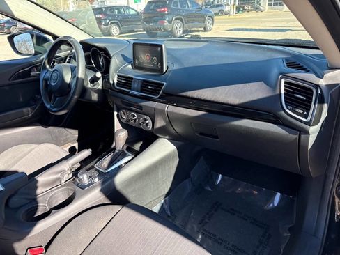 Used 2016 MAZDA MAZDA3 i Sport image 30