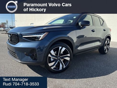 New 2026 Volvo XC40 B4 Plus w/ Climate Package image 3