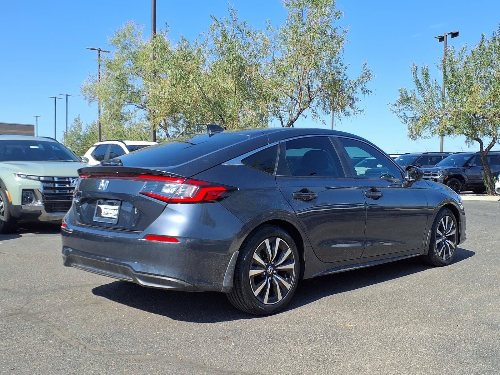 Used 2024 Honda Civic EX-L image 6