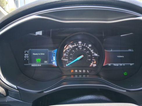 Used 2019 Ford Fusion SE FWD image 11