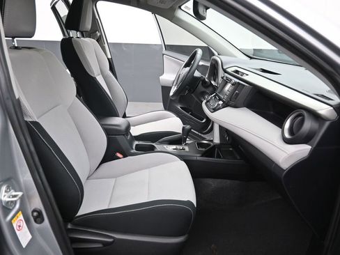 Used 2016 Toyota RAV4 XLE FWD image 14