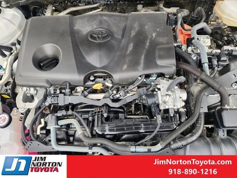 Used 2025 Toyota Camry LE image 31