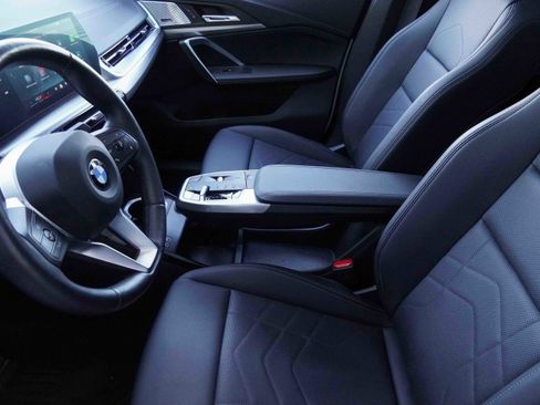 Certified 2025 BMW X2 xDrive28i w/ Premium Package image 11