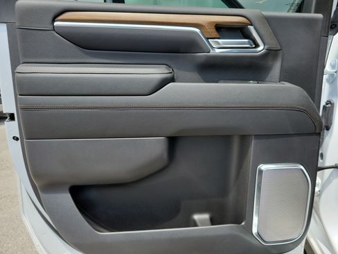 Used 2024 Chevrolet Silverado 2500 High Country w/ High Country Premium Package AWD/4WD image 21