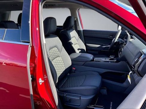 New 2026 Nissan Pathfinder SV image 10