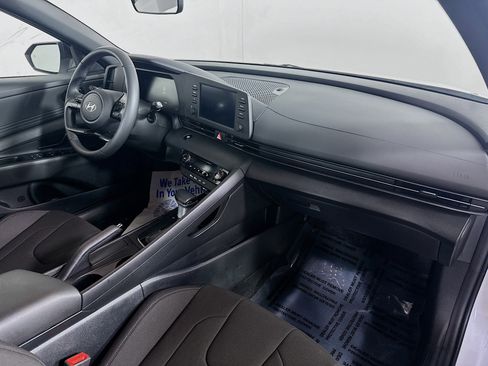 Used 2025 Hyundai Elantra Sport FWD image 26