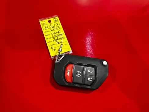Used 2023 Jeep Wrangler Unlimited Sahara w/ Dual Top Group AWD/4WD image 44