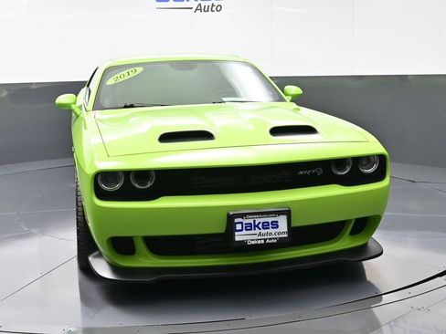Used 2019 Dodge Challenger SRT Hellcat Redeye image 2