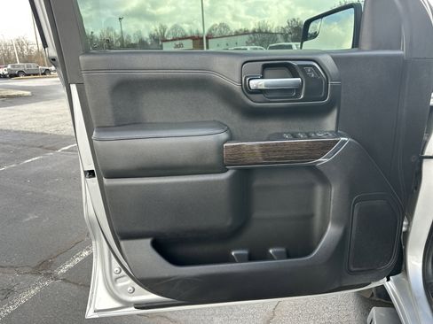 Used 2021 GMC Sierra 1500 SLE image 11