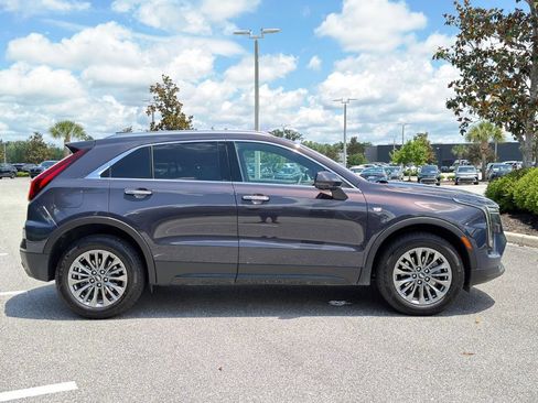 Used 2025 Cadillac XT4 Premium Luxury FWD image 6