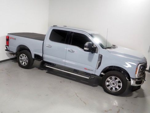 Used 2024 Ford F250 4x4 Crew Cab Lariat w/ FX4 Pkg w/ Chrome Package image 11