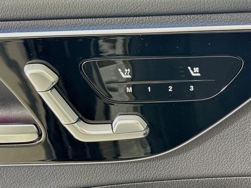 Used 2025 Mercedes-Benz C 300 Sedan image 22