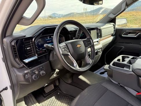 Used 2025 Chevrolet Silverado 1500 LT w/ Protection Package AWD/4WD image 16