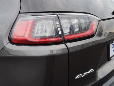 Used 2019 Jeep Cherokee Limited w/ Technology Group image 23