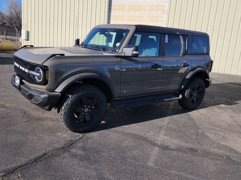 New 2025 Ford Bronco Outer Banks image 3