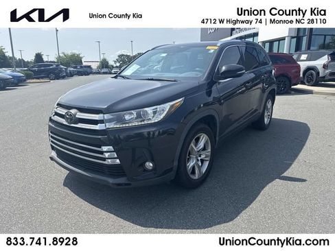 Used 2018 Toyota Highlander Limited FWD image 1