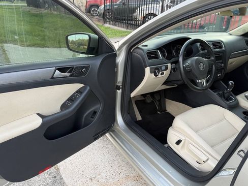 Used 2014 Volkswagen Jetta TDI FWD image 12