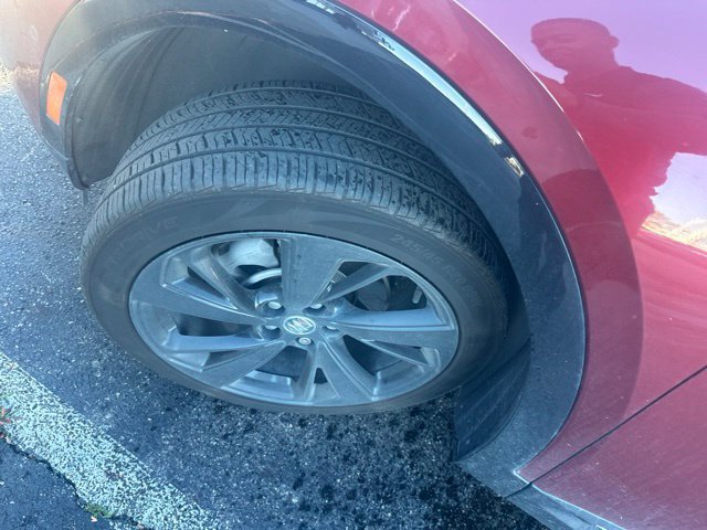 Used 2022 Buick Envision Essence w/ Technology Package II FWD image 8